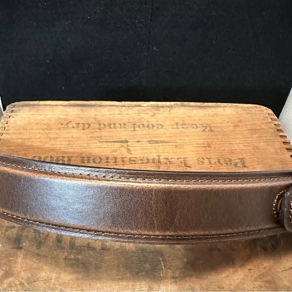 Columbia genuine brown